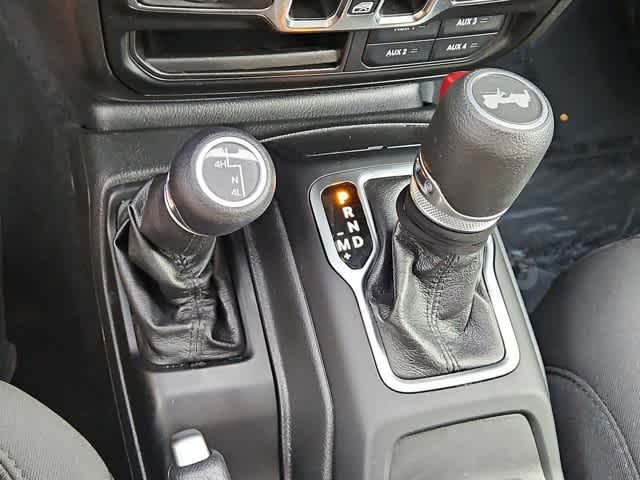 Thumbnail: 2021 Jeep Wrangler - 31