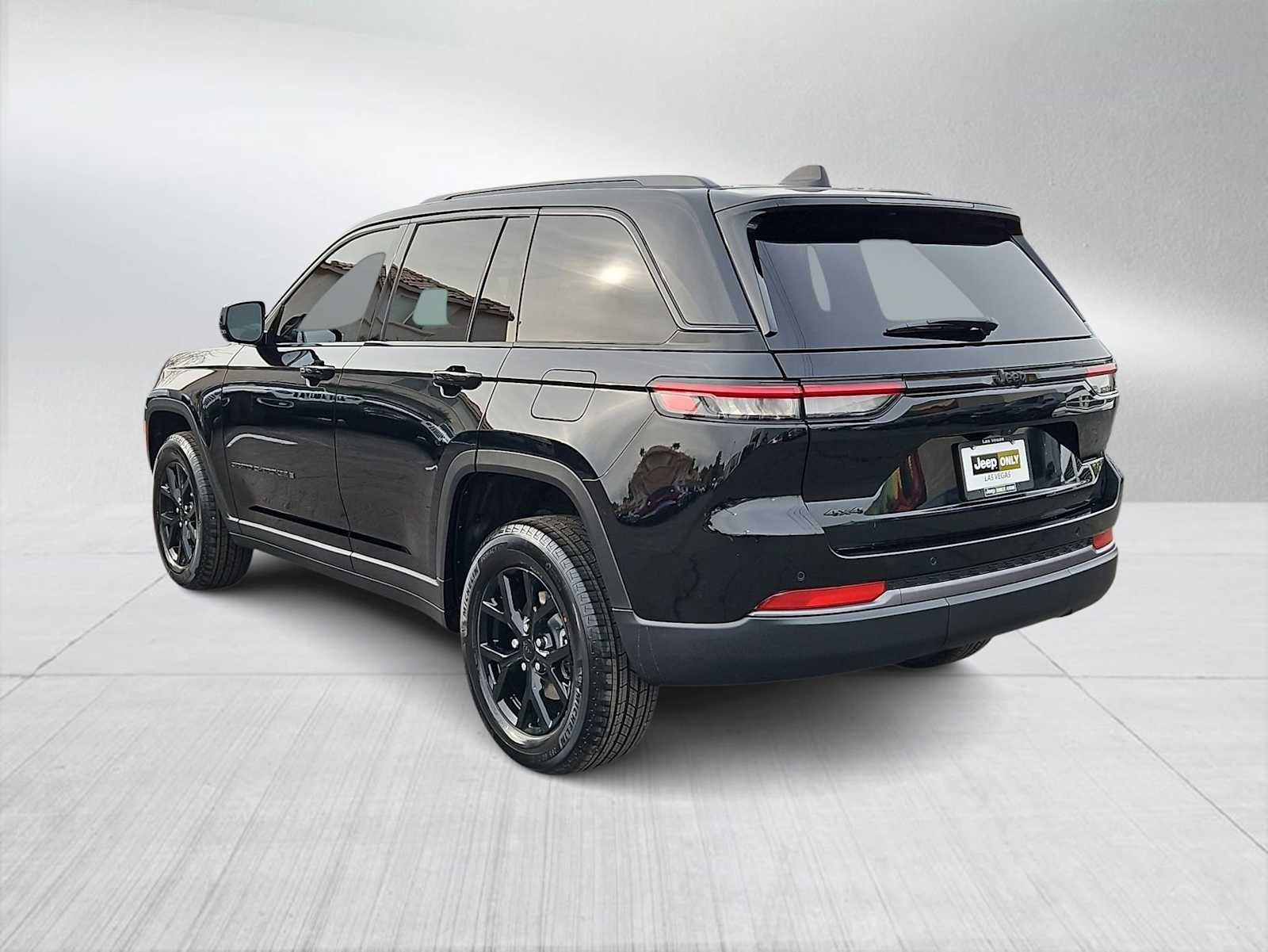 Thumbnail: 2026 Jeep Grand Cherokee - 6