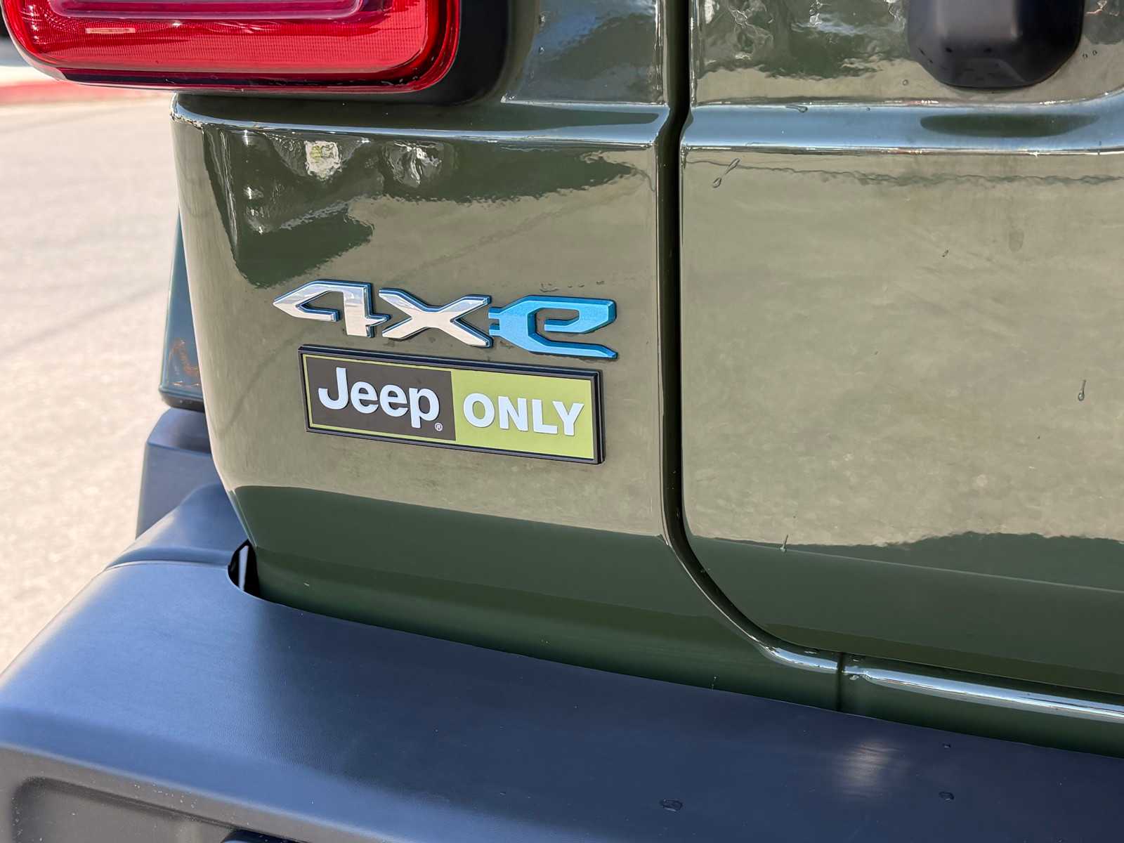 Thumbnail: 2023 Jeep Wrangler - 27