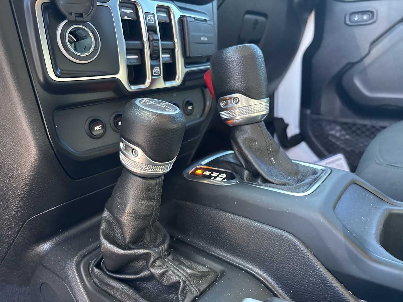 Thumbnail: 2022 Jeep Gladiator - 12