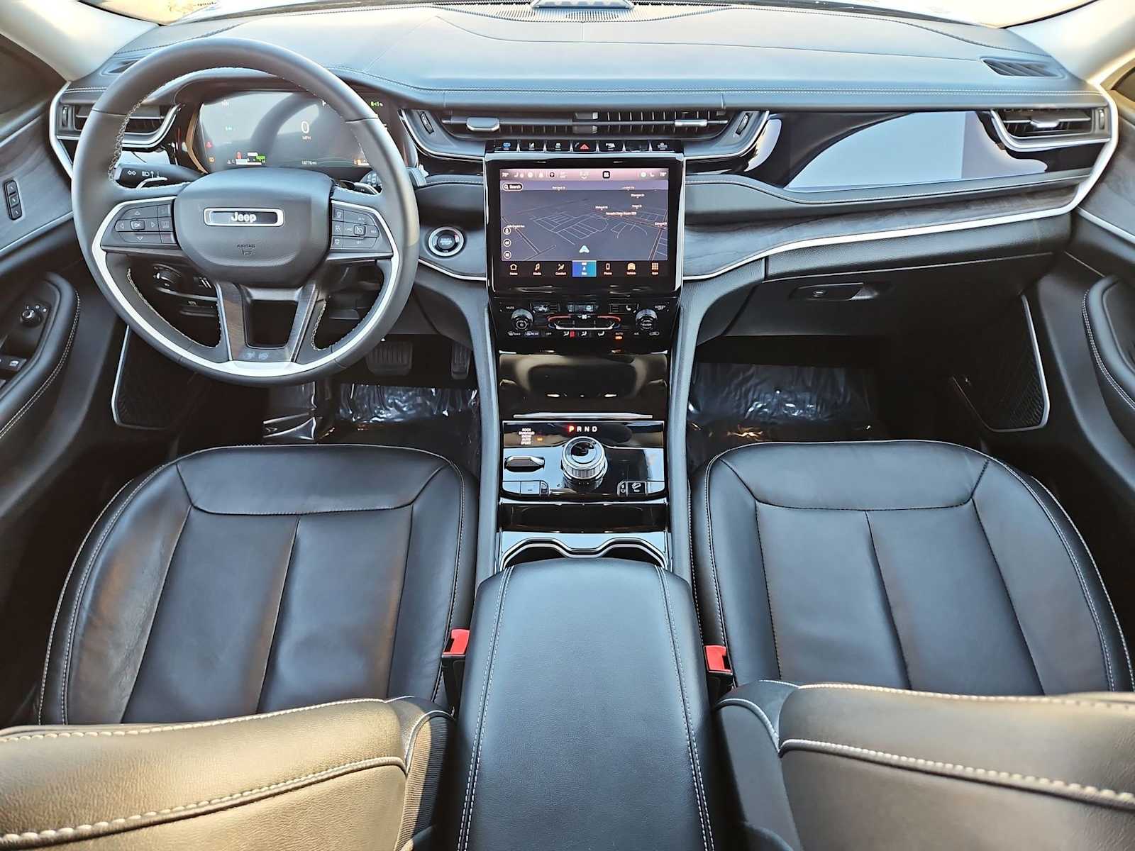 Thumbnail: 2022 Jeep Grand Cherokee - 16