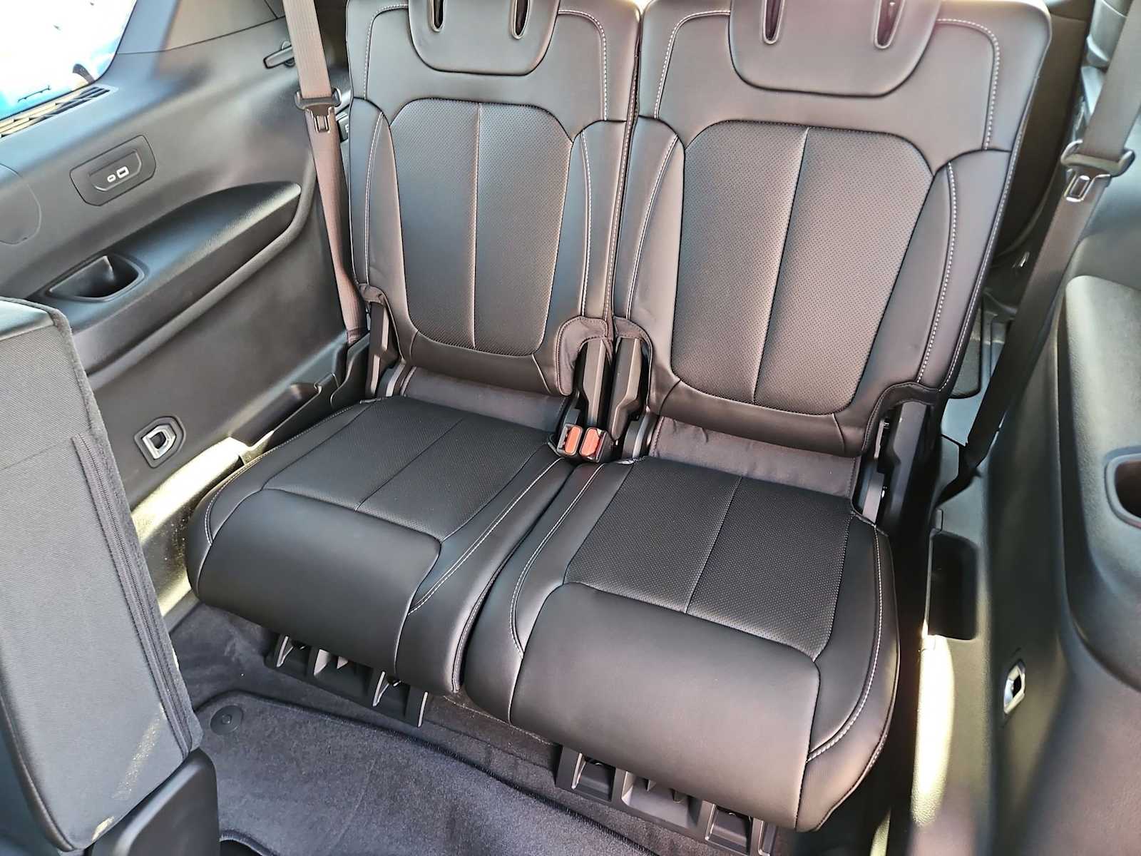 Thumbnail: 2025 Jeep Grand Cherokee - 38