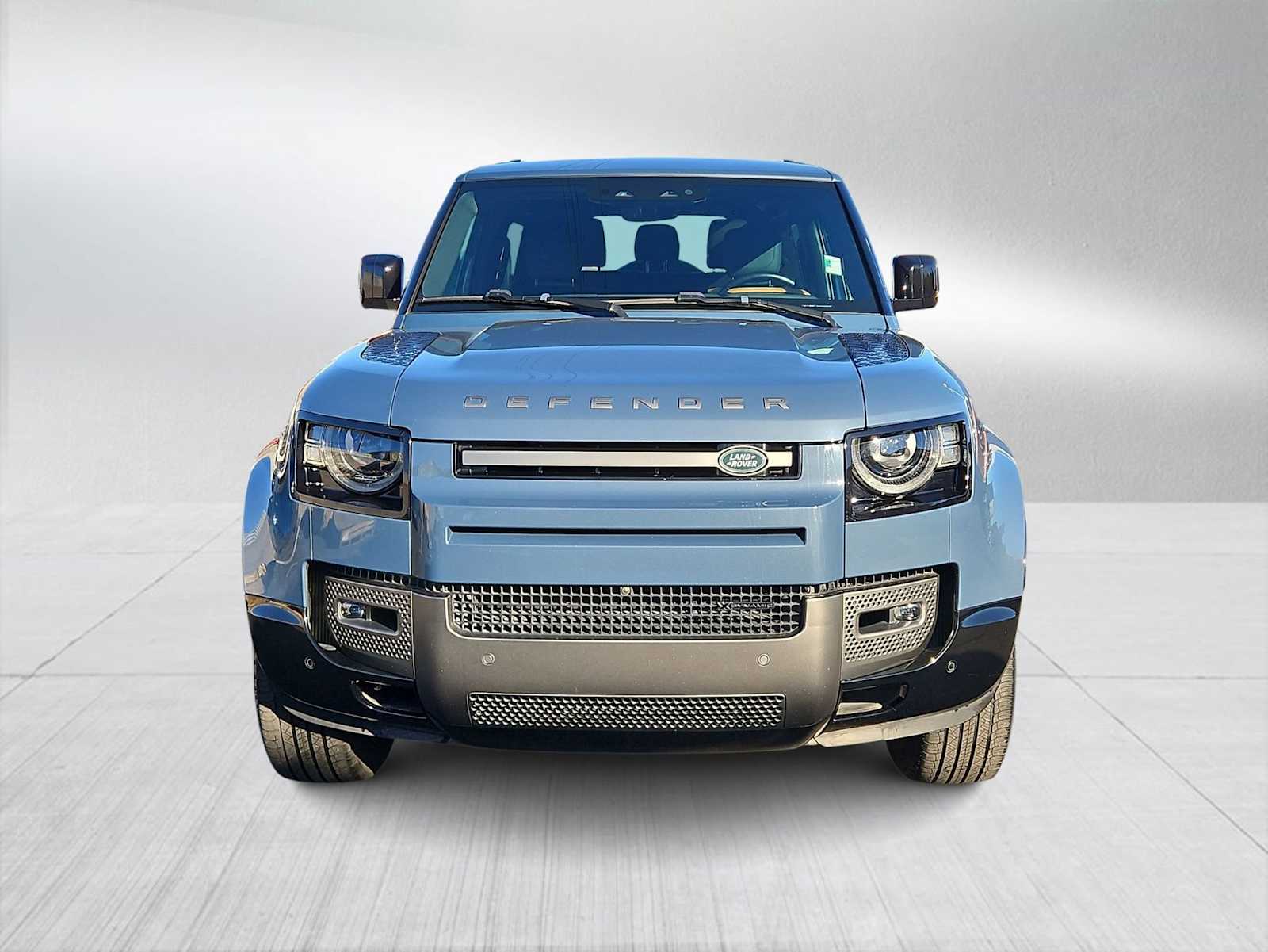 Thumbnail: 2023 Land Rover Defender - 3