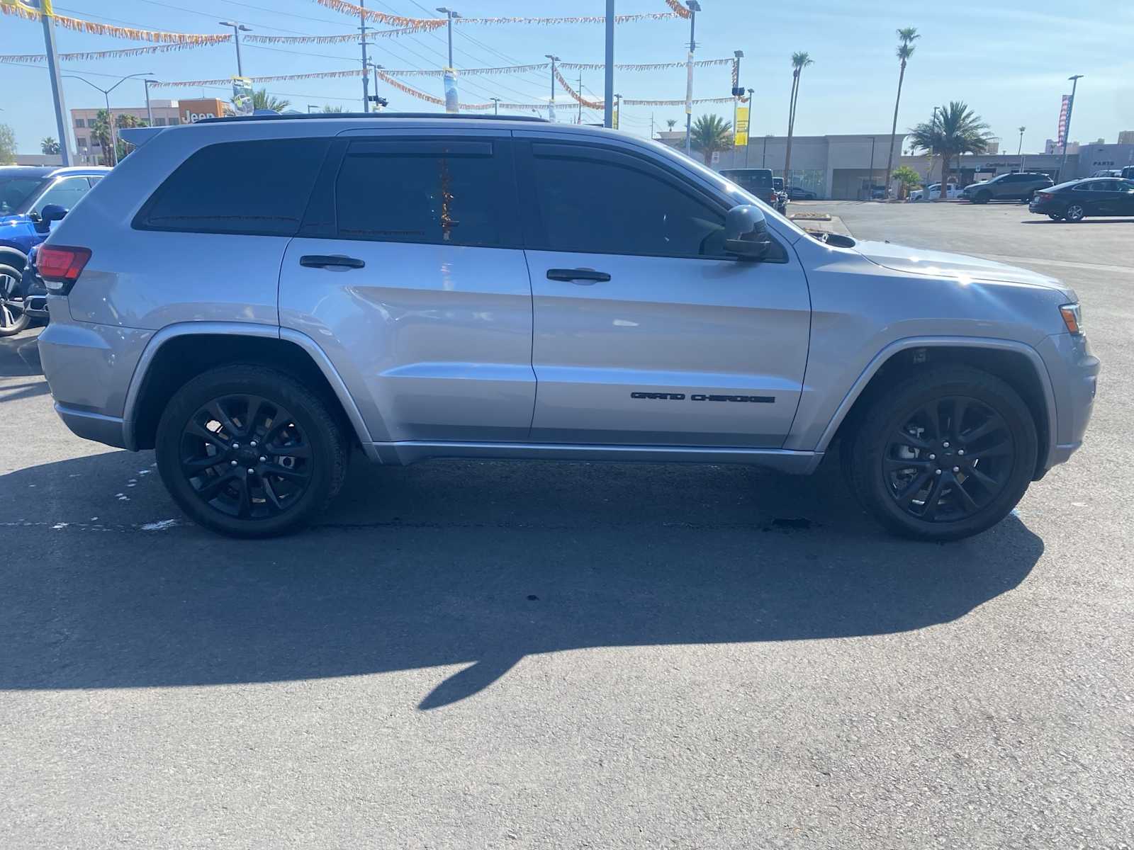 Thumbnail: 2020 Jeep Grand Cherokee - 4