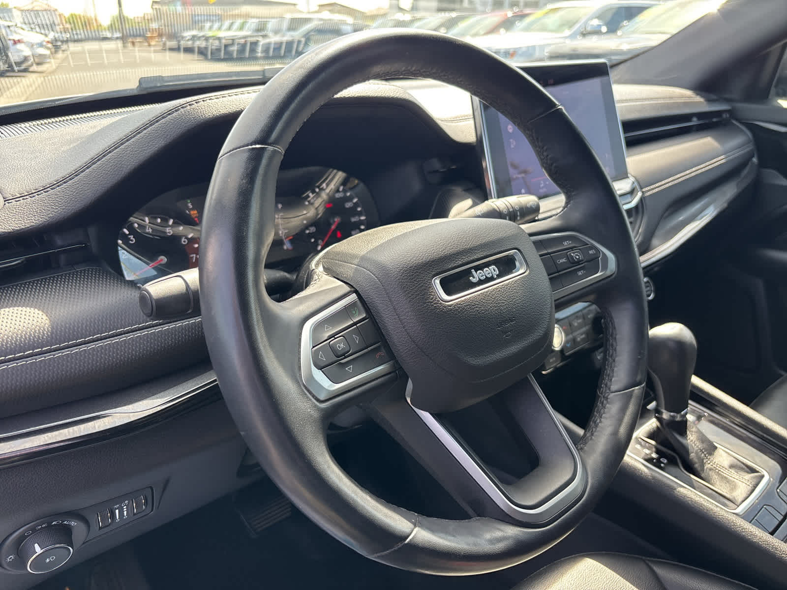 Thumbnail: 2022 Jeep Compass - 11