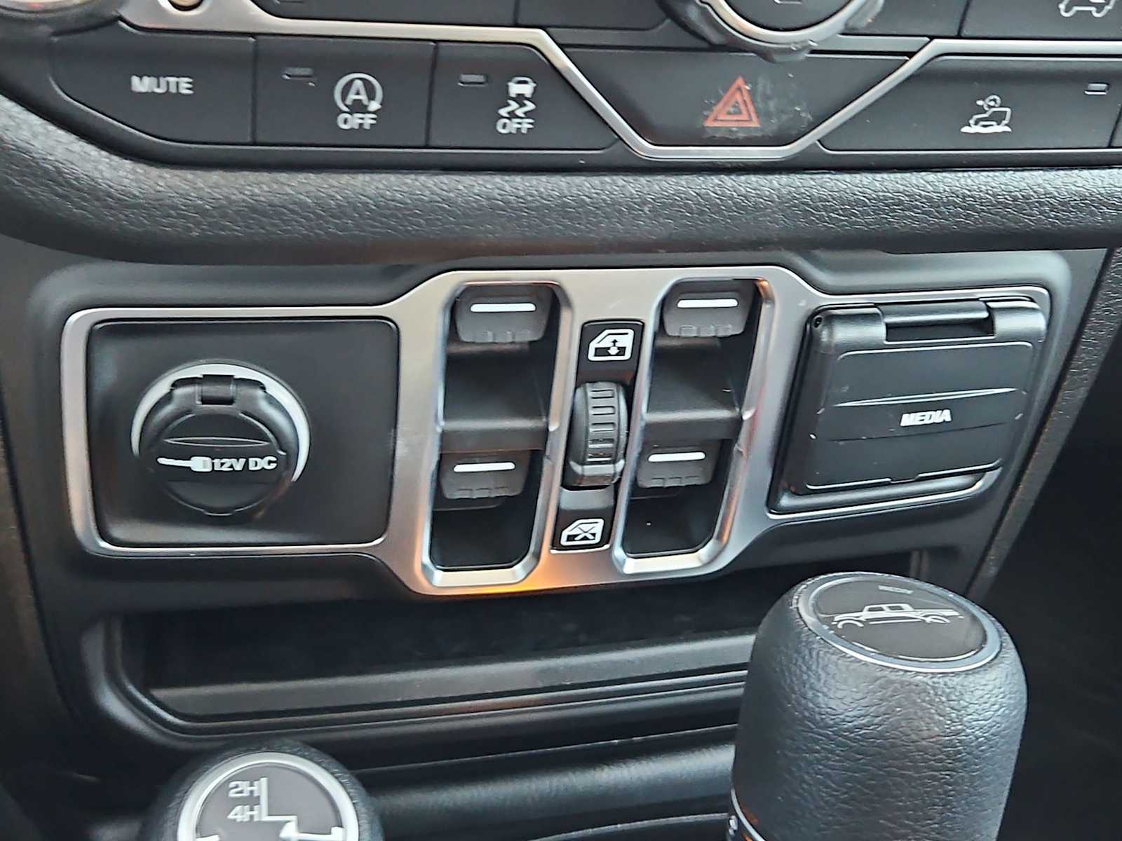 Thumbnail: 2026 Jeep Gladiator - 28