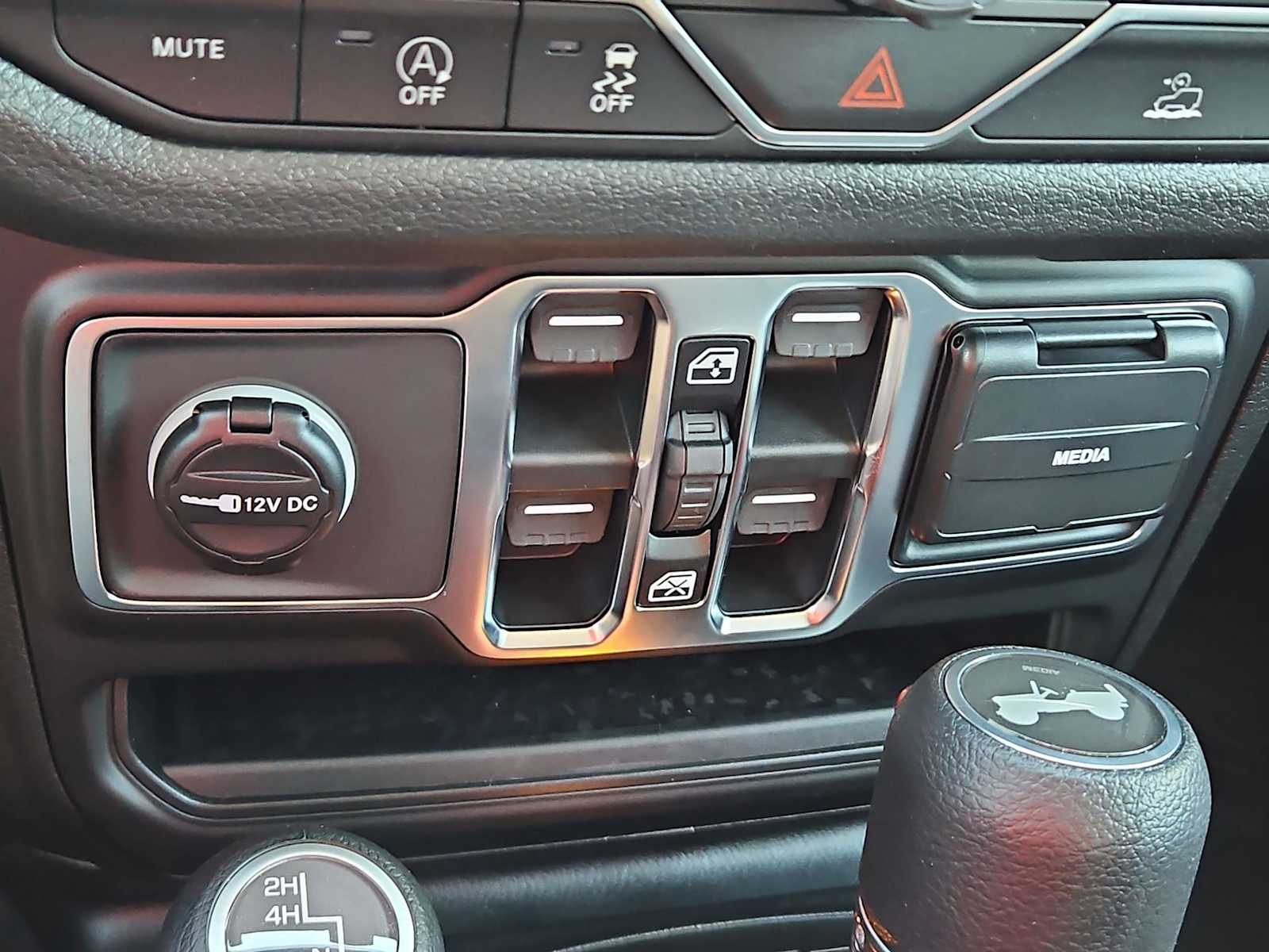 Thumbnail: 2026 Jeep Wrangler - 28