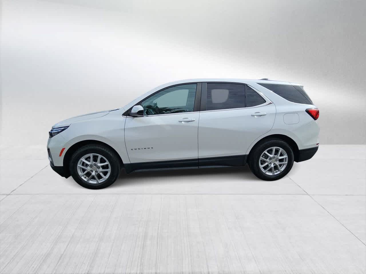 Thumbnail: 2022 Chevrolet Equinox - 5
