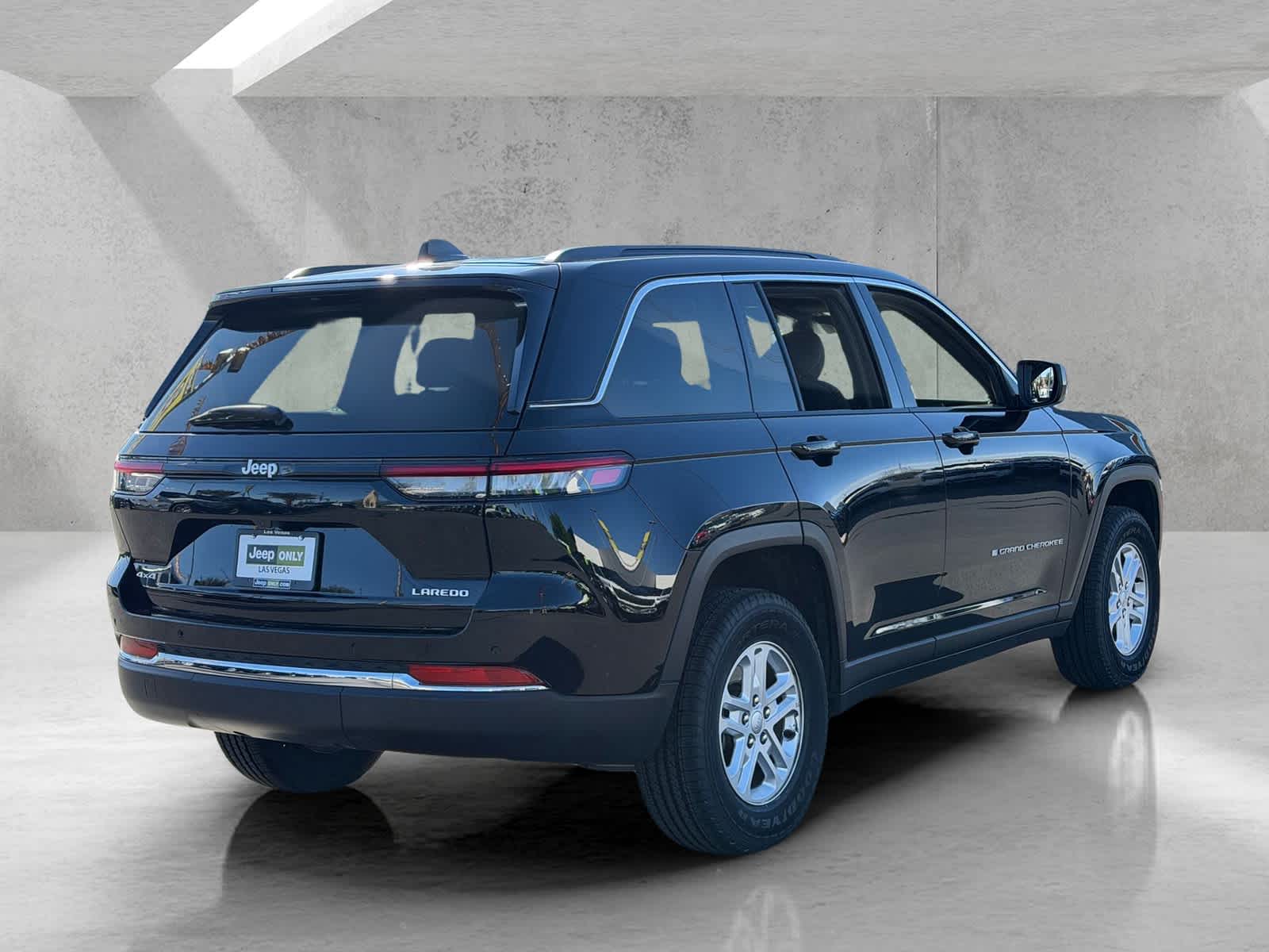 Thumbnail: 2024 Jeep Grand Cherokee - 7