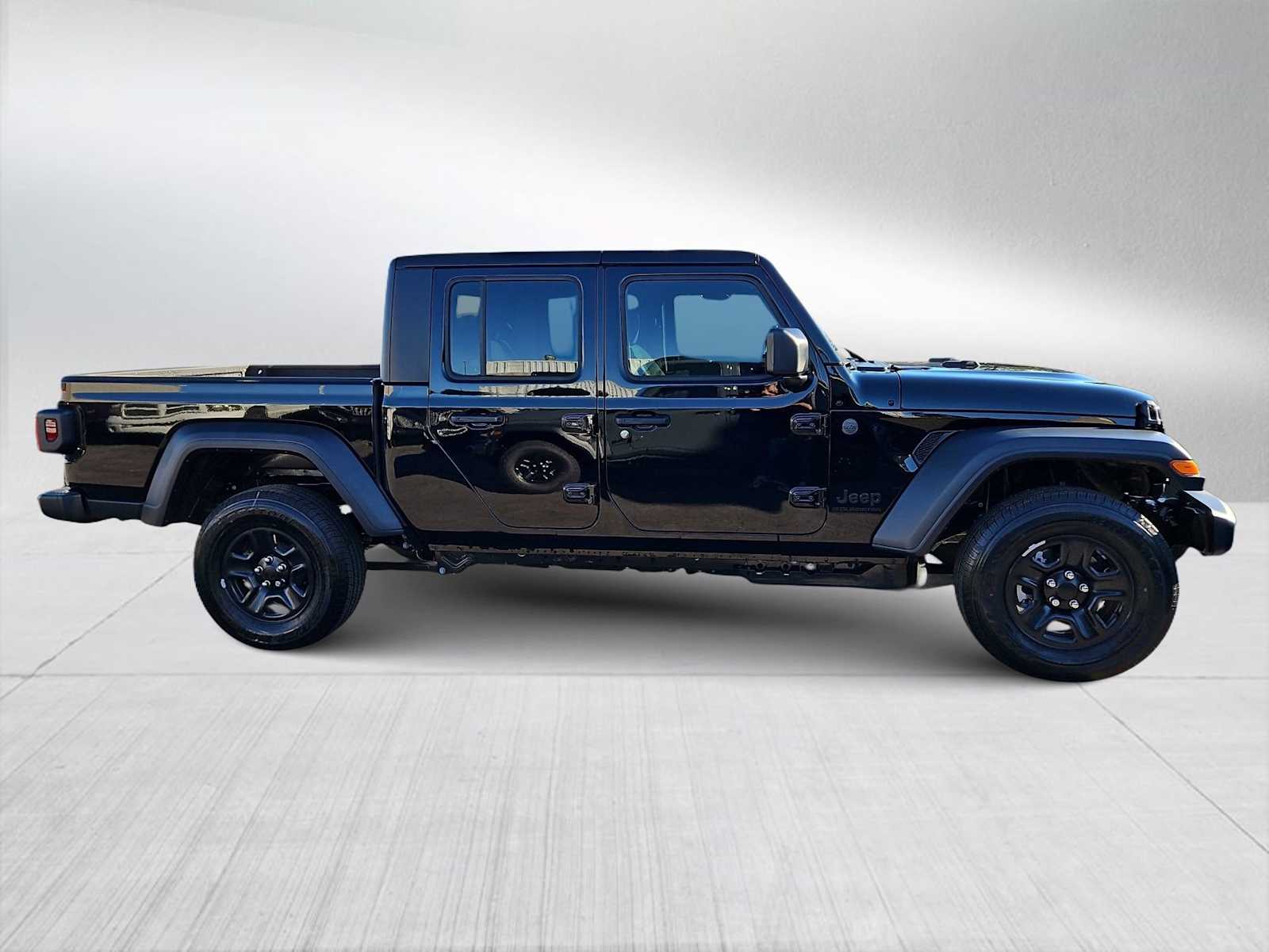 Thumbnail: 2026 Jeep Gladiator - 9