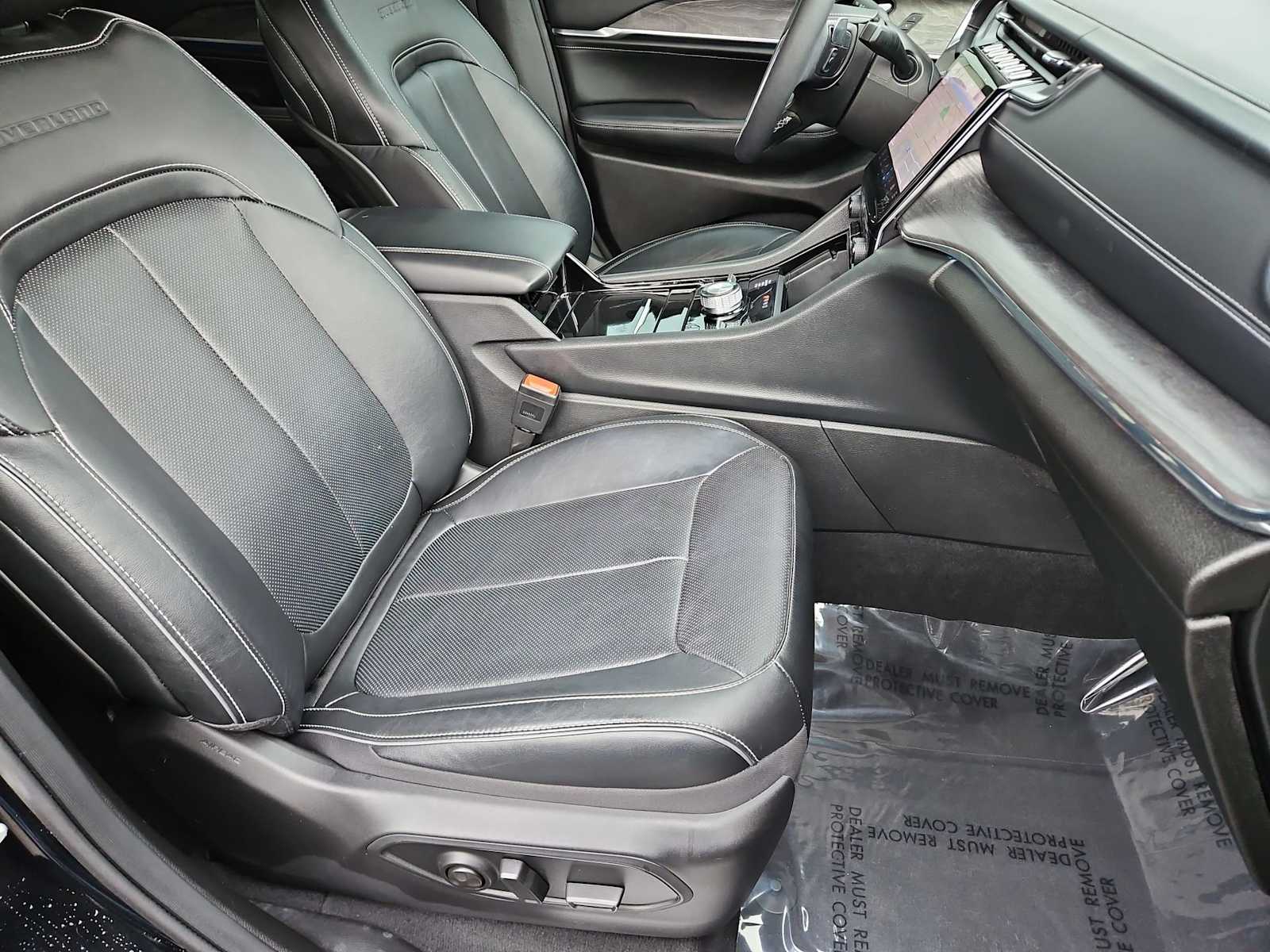 Thumbnail: 2023 Jeep Grand Cherokee - 23