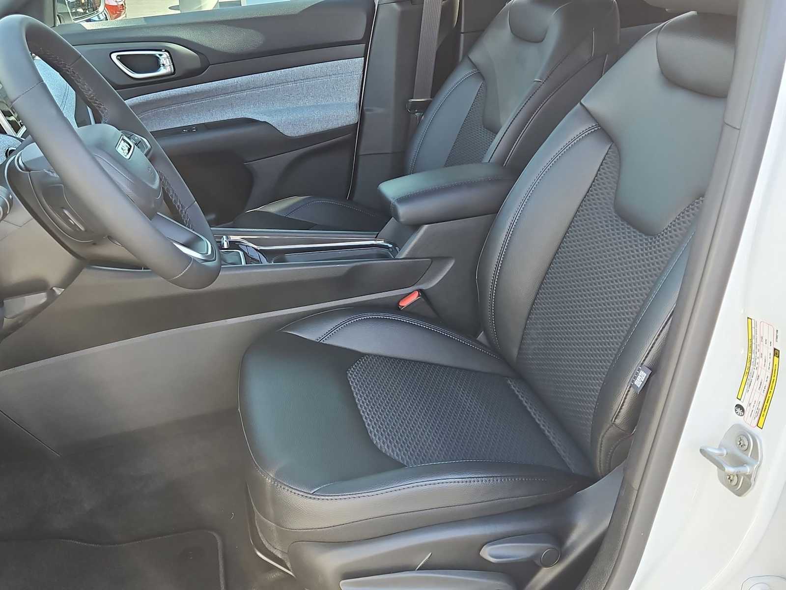 Thumbnail: 2025 Jeep Compass - 15