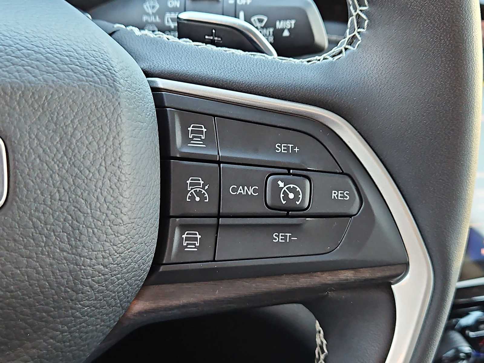 Thumbnail: 2022 Jeep Grand Cherokee - 26