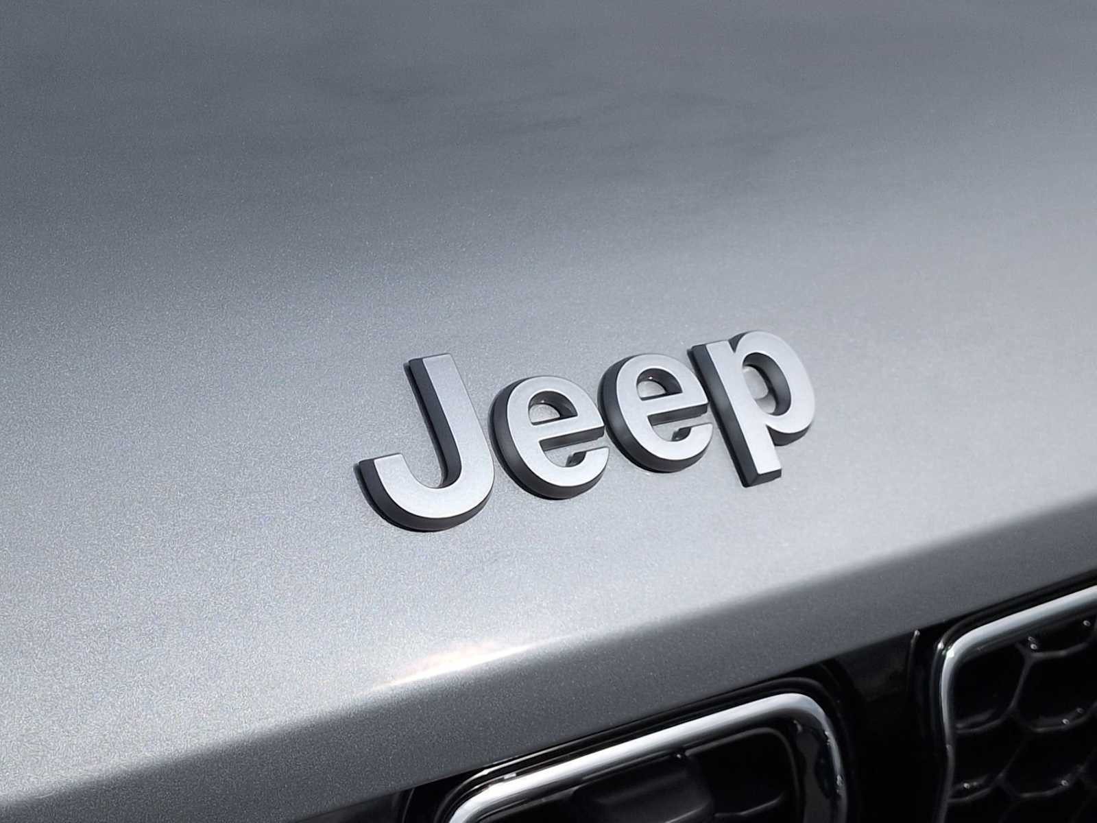 Thumbnail: 2025 Jeep Grand Cherokee - 12