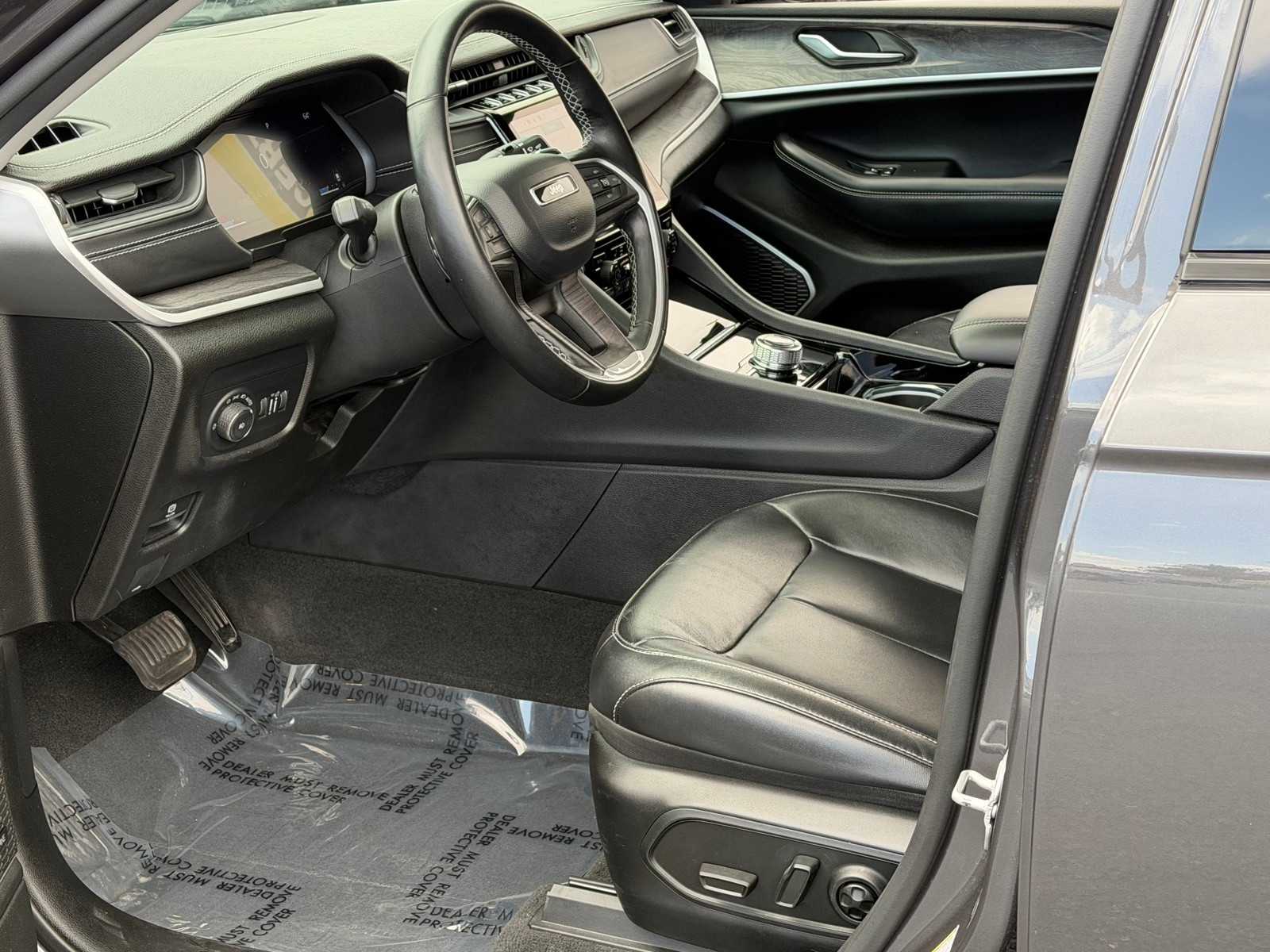 Thumbnail: 2022 Jeep Grand Cherokee - 10
