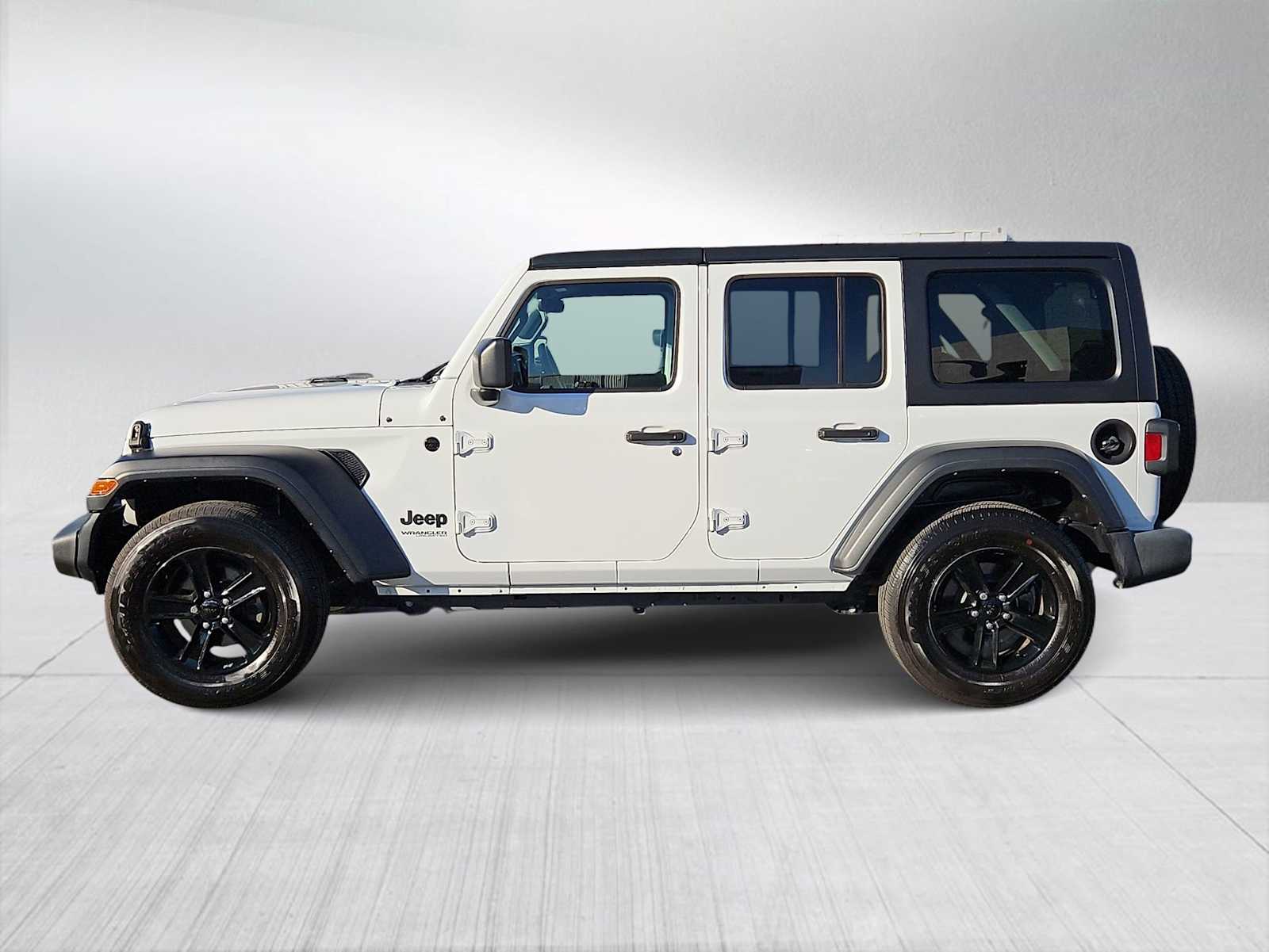 Thumbnail: 2021 Jeep Wrangler - 5