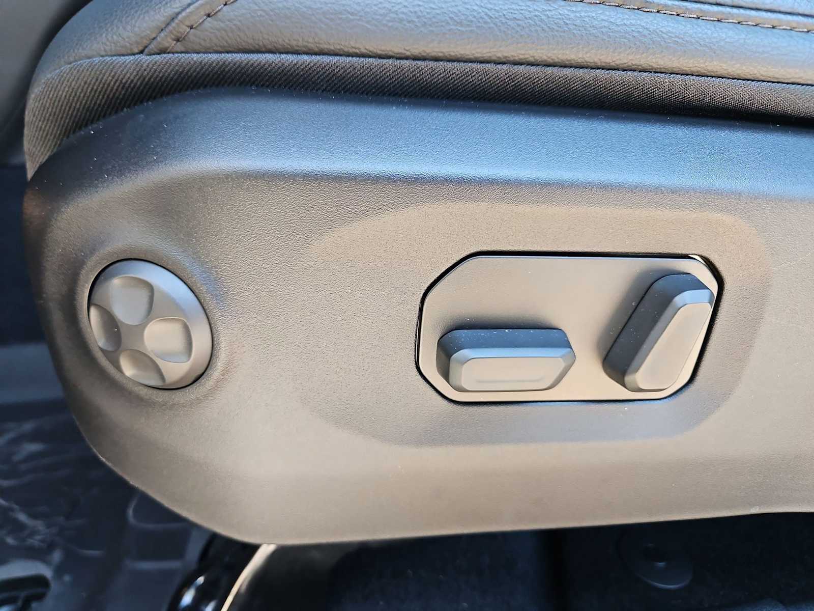 Thumbnail: 2026 Jeep Gladiator - 17