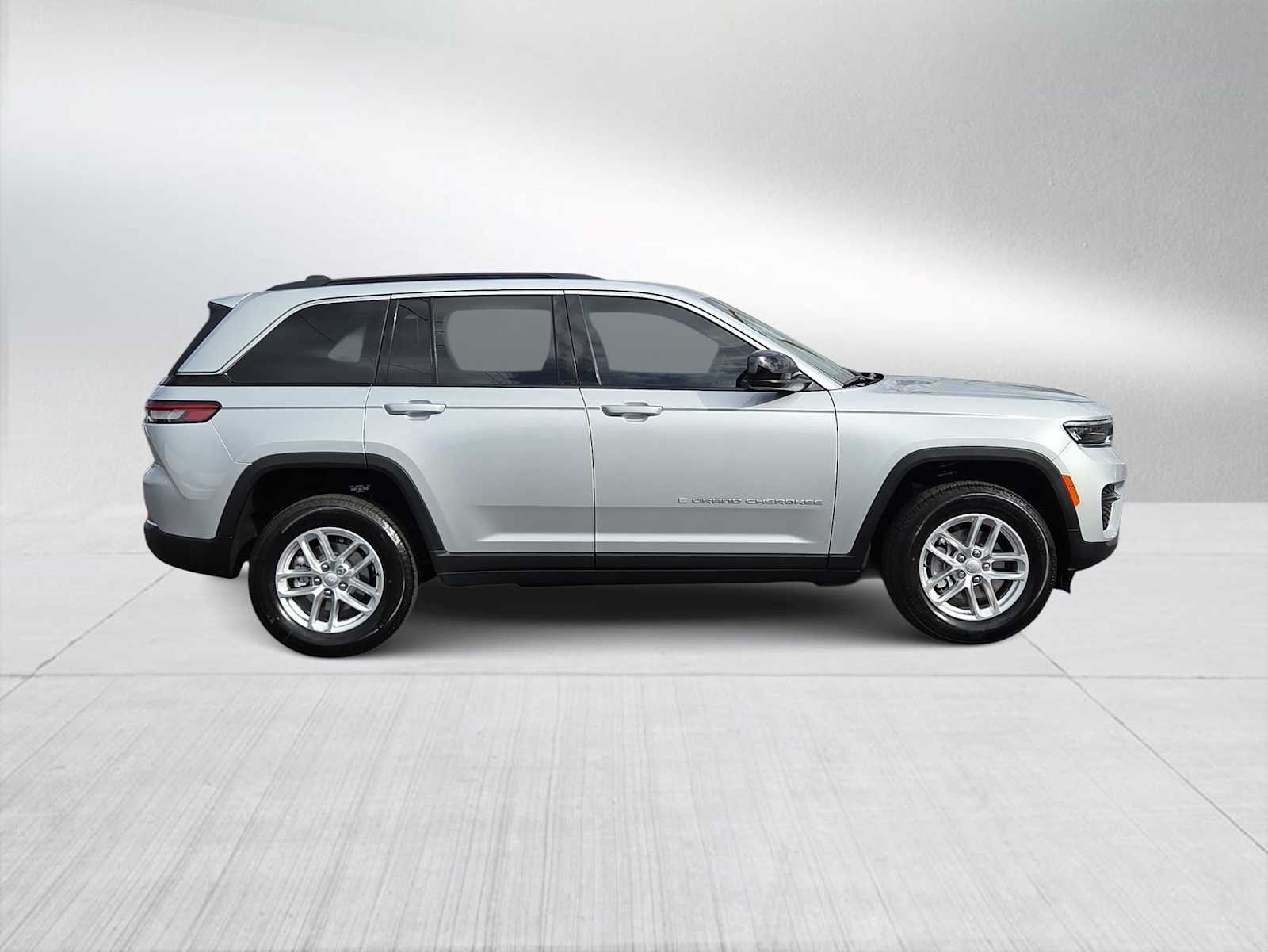 Thumbnail: 2025 Jeep Grand Cherokee - 9