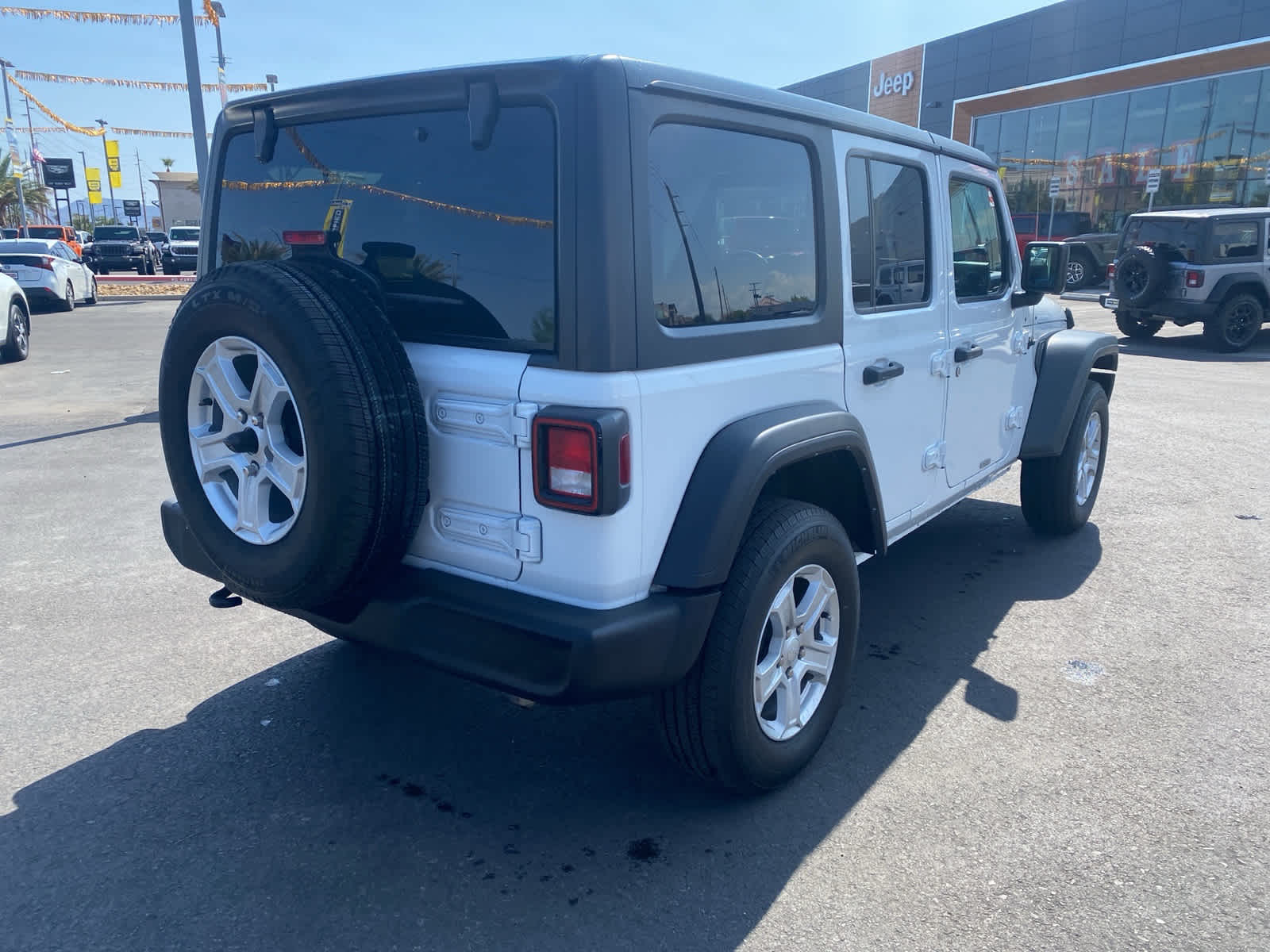 Thumbnail: 2021 Jeep Wrangler - 6