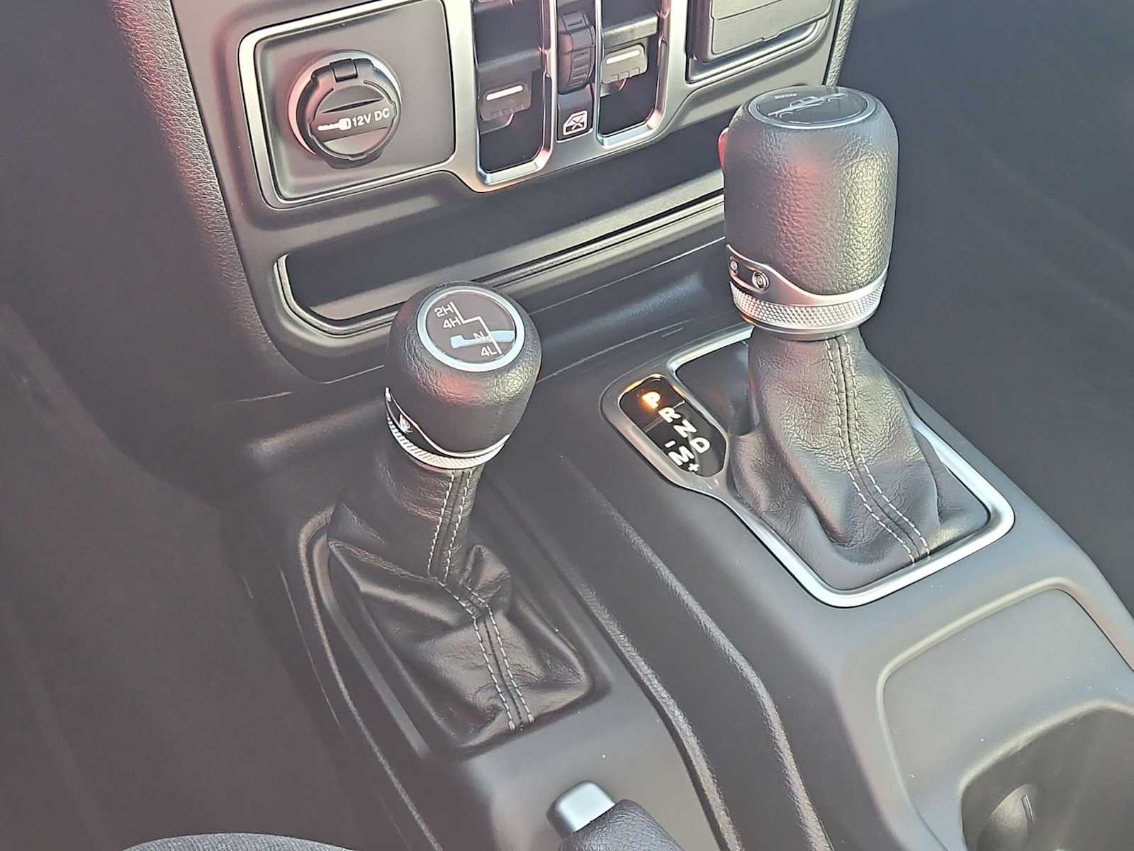 Thumbnail: 2025 Jeep Gladiator - 29