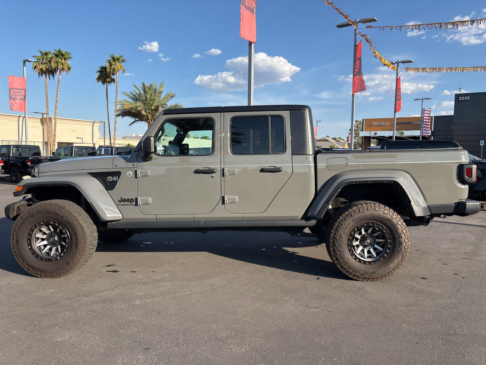 Thumbnail: 2021 Jeep Gladiator - 5