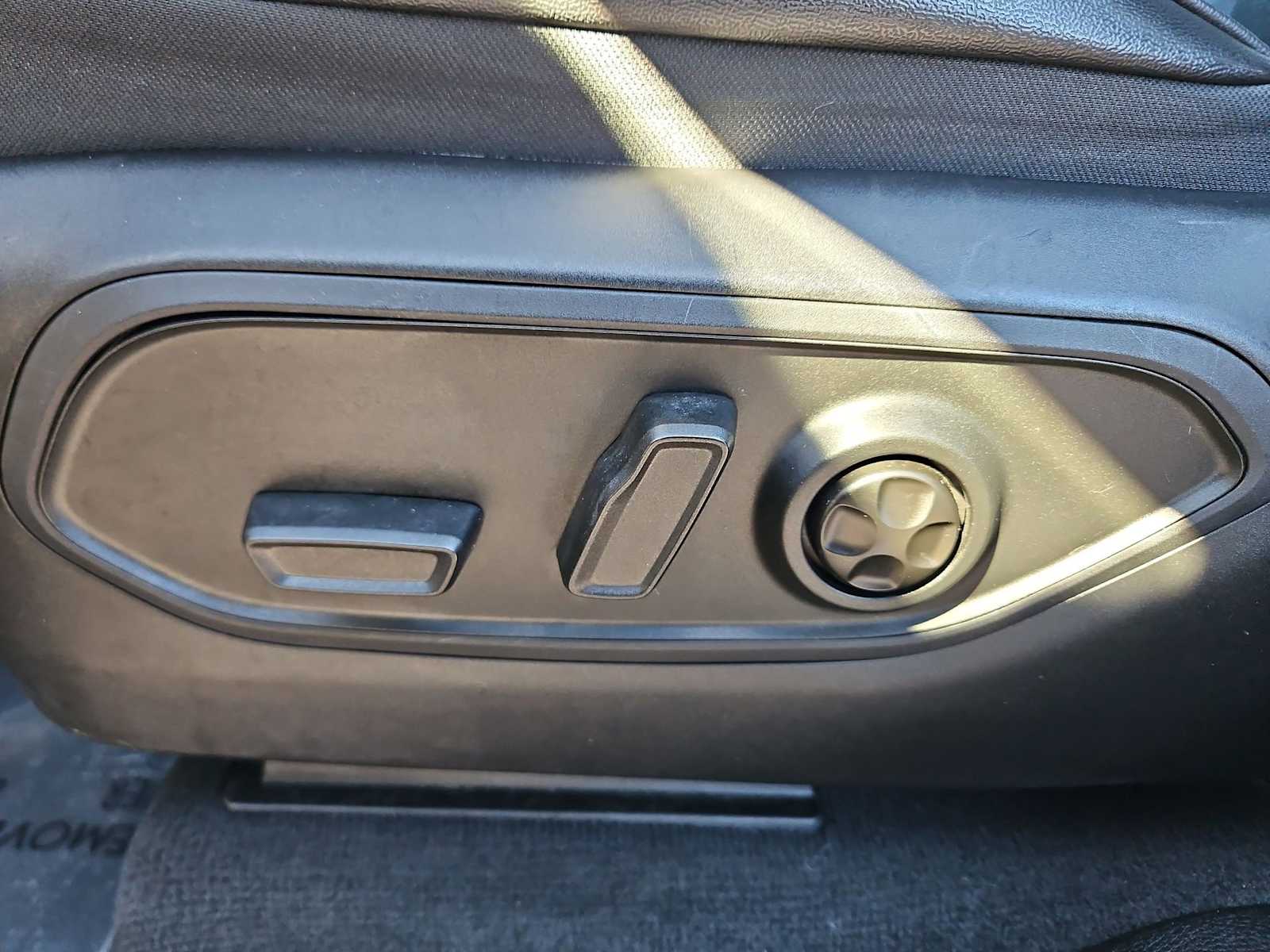 Thumbnail: 2022 Jeep Grand Cherokee - 18