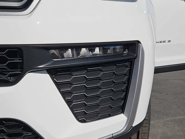 Thumbnail: 2026 Jeep Grand Cherokee - 11