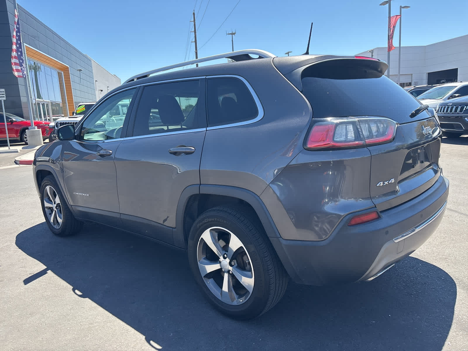 Thumbnail: 2019 Jeep Cherokee - 7