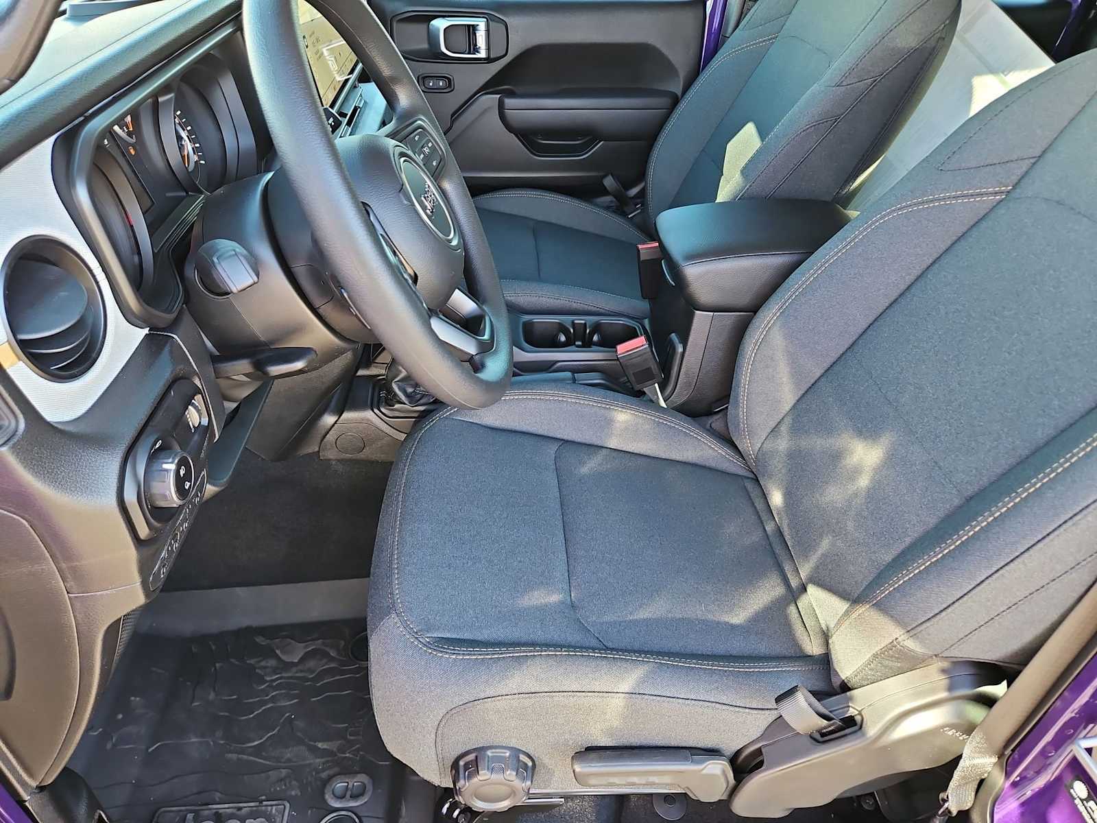 Thumbnail: 2026 Jeep Gladiator - 16