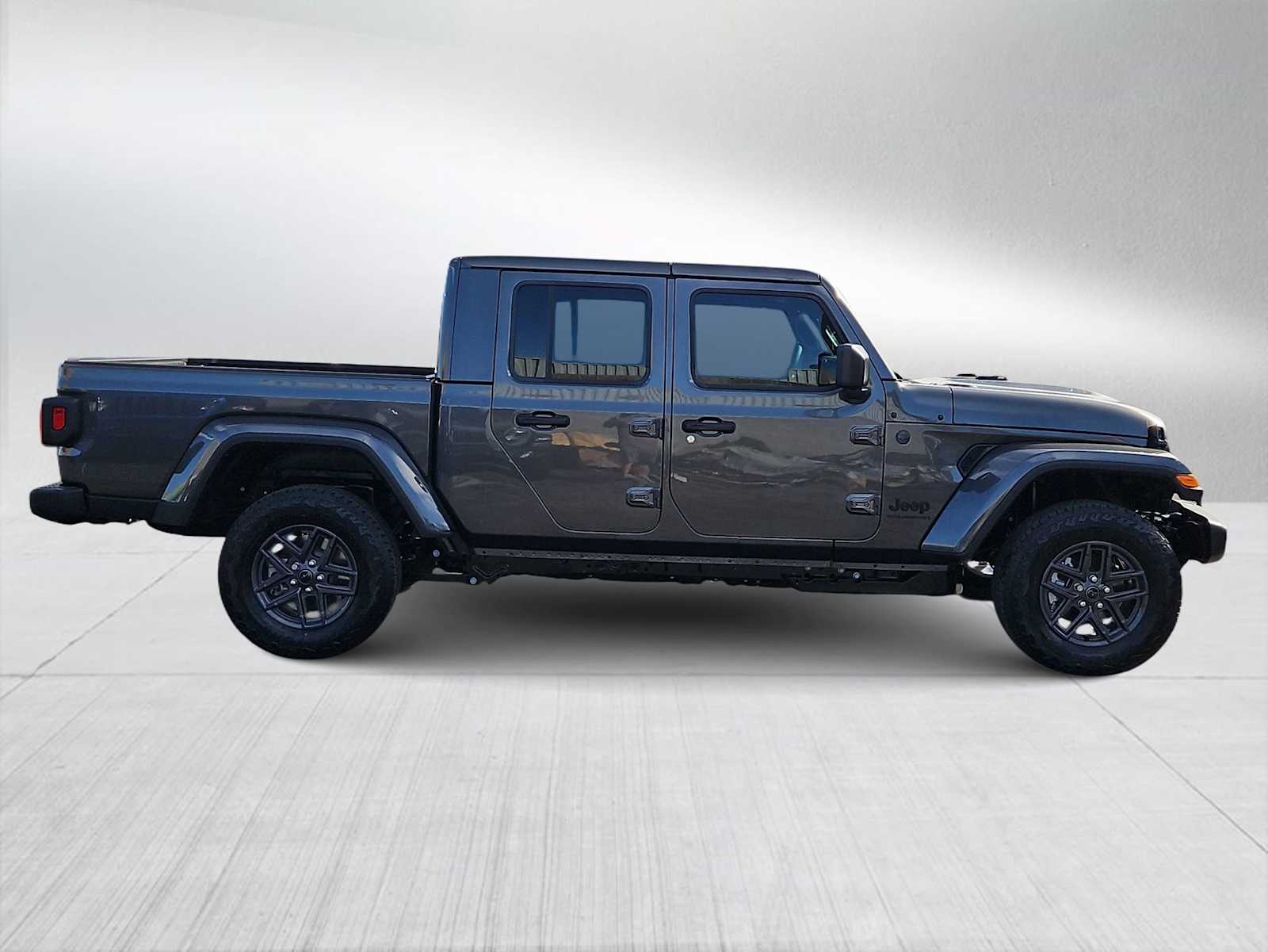 Thumbnail: 2026 Jeep Gladiator - 9