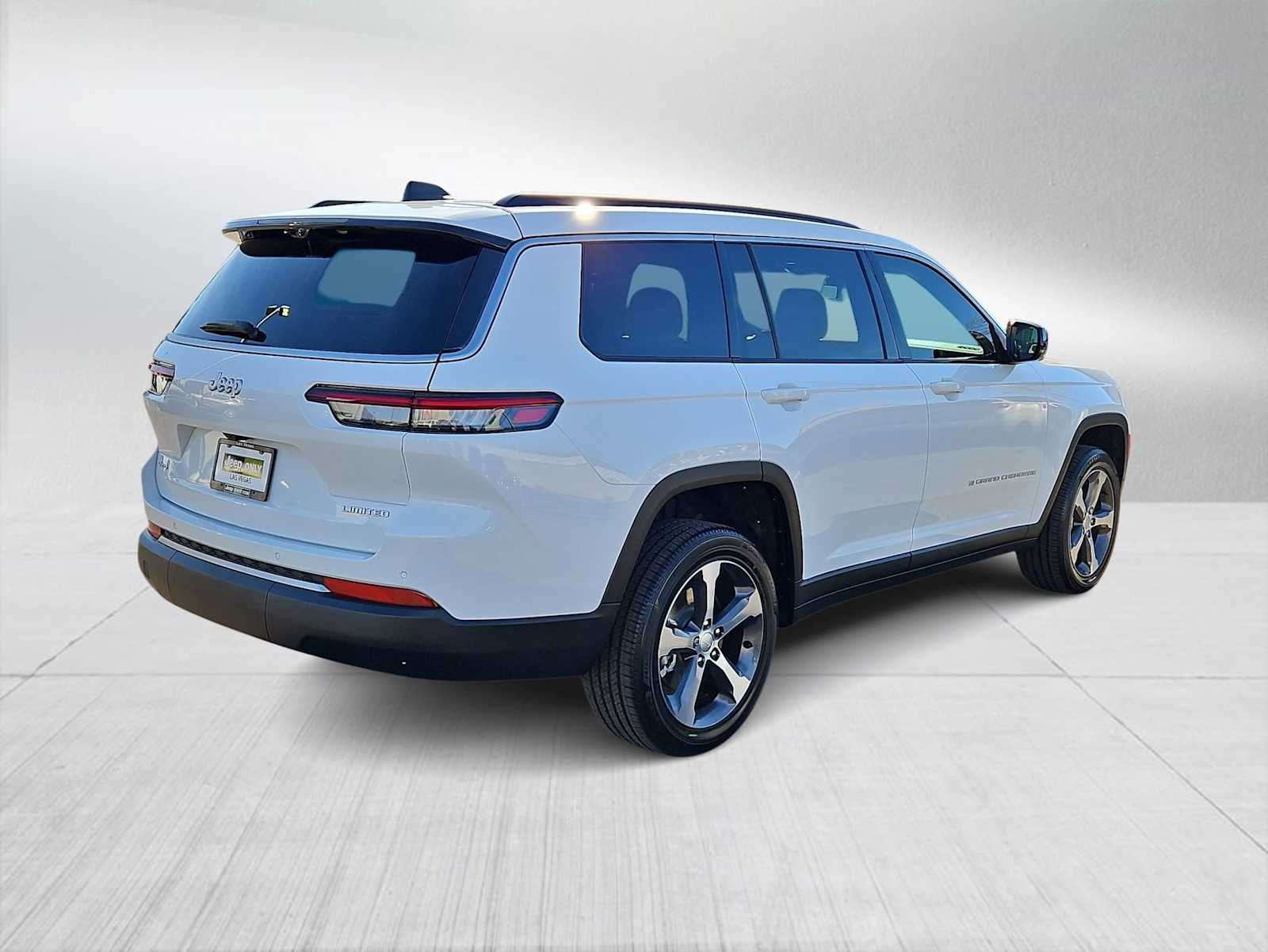 Thumbnail: 2026 Jeep Grand Cherokee L - 8