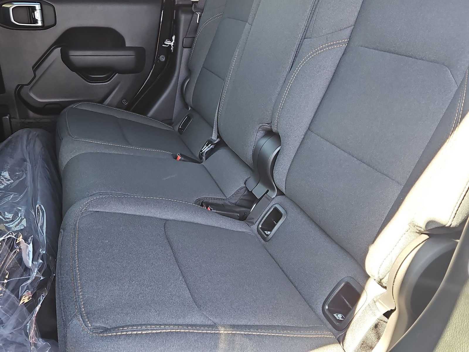 Thumbnail: 2025 Jeep Gladiator - 16