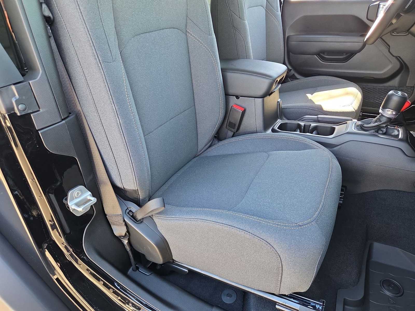 Thumbnail: 2025 Jeep Wrangler - 23