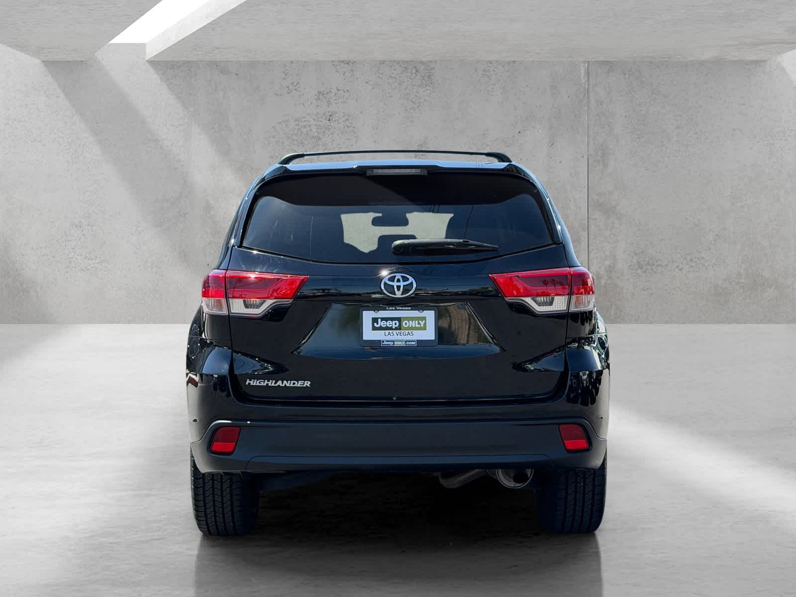 Thumbnail: 2019 Toyota Highlander - 4
