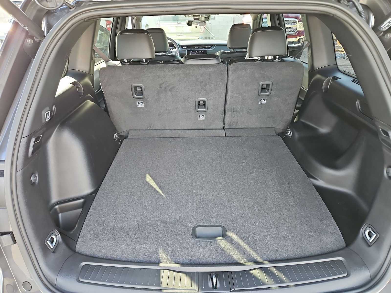 Thumbnail: 2025 Jeep Grand Cherokee - 32