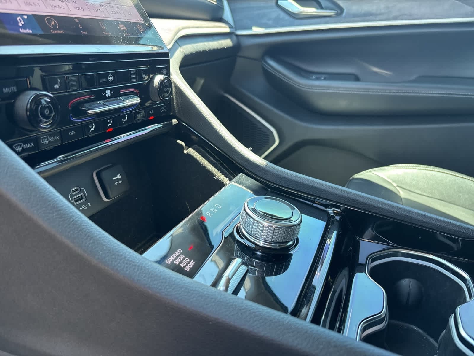 Thumbnail: 2022 Jeep Grand Cherokee - 14
