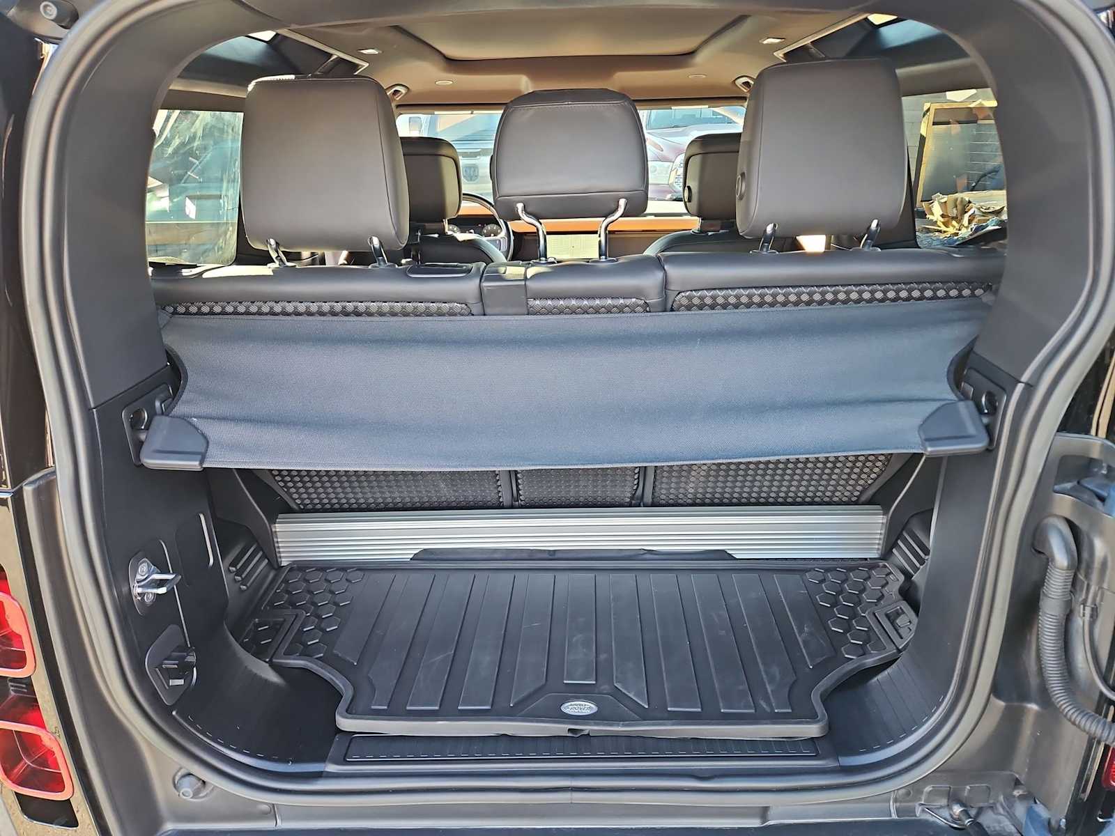 Thumbnail: 2023 Land Rover Defender - 35