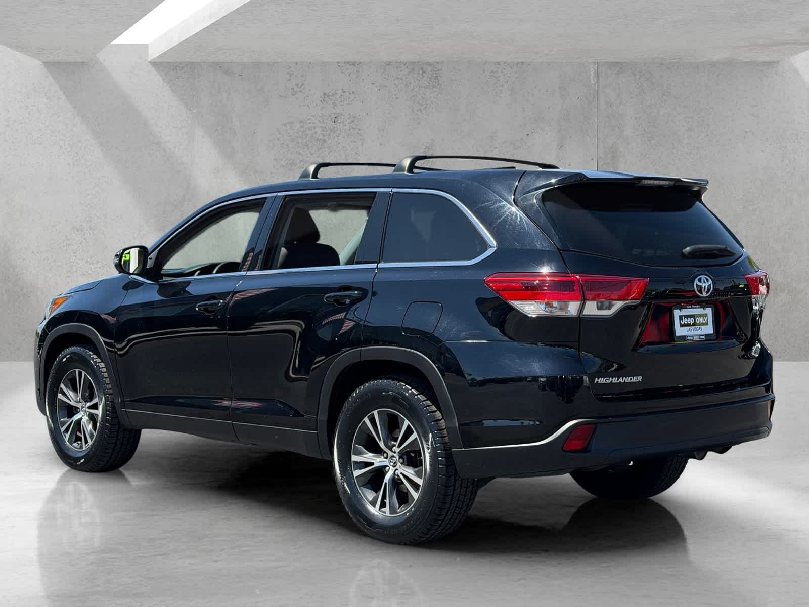 Thumbnail: 2019 Toyota Highlander - 3