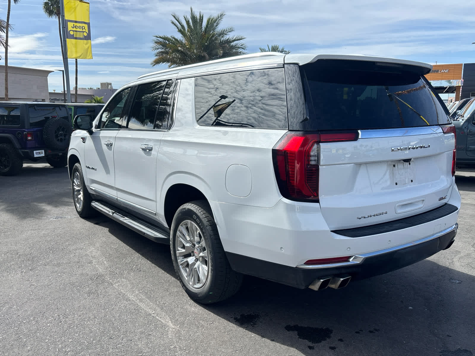 Thumbnail: 2025 GMC Yukon XL - 7