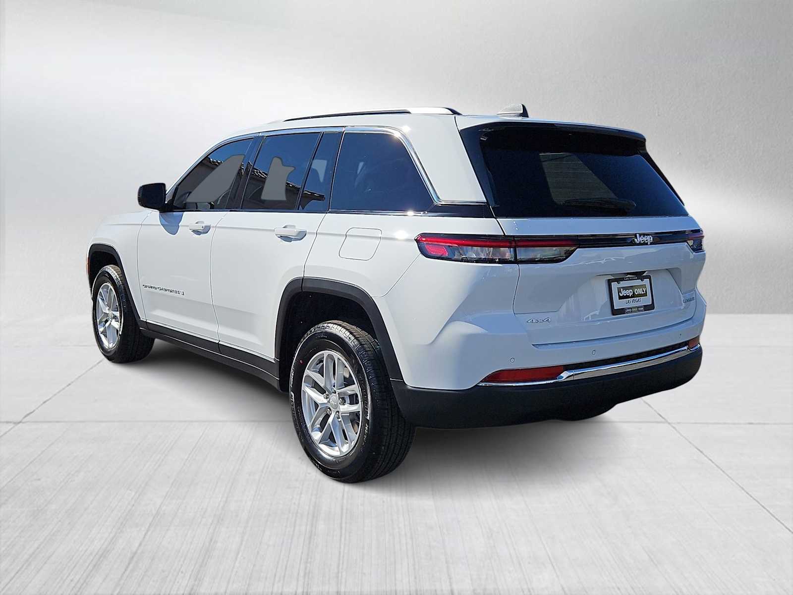 Thumbnail: 2026 Jeep Grand Cherokee - 6