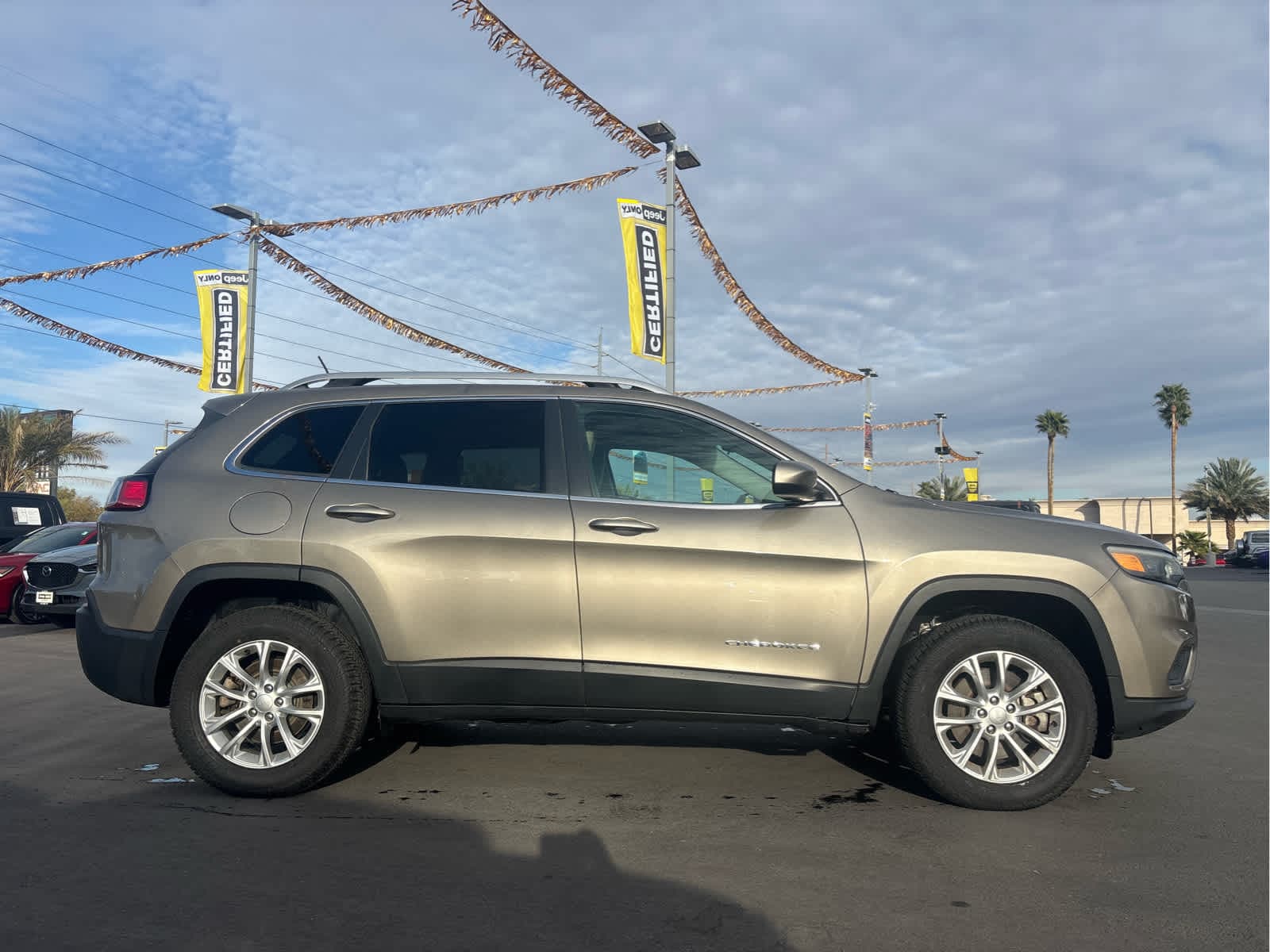 Thumbnail: 2019 Jeep Cherokee - 4