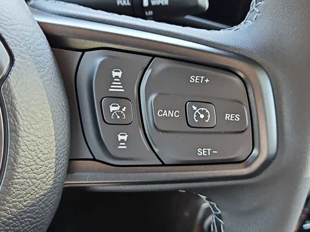 Thumbnail: 2026 Jeep Gladiator - 24