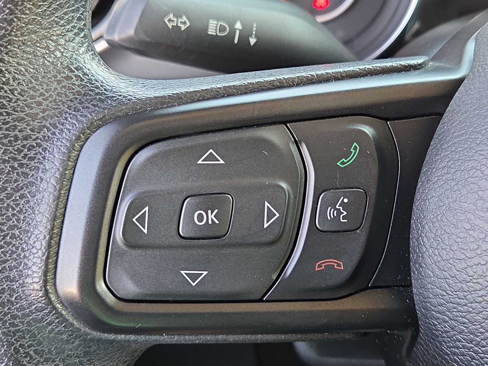 Thumbnail: 2021 Jeep Gladiator - 25