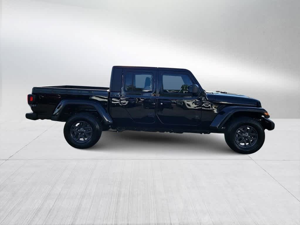 Thumbnail: 2025 Jeep Gladiator - 9