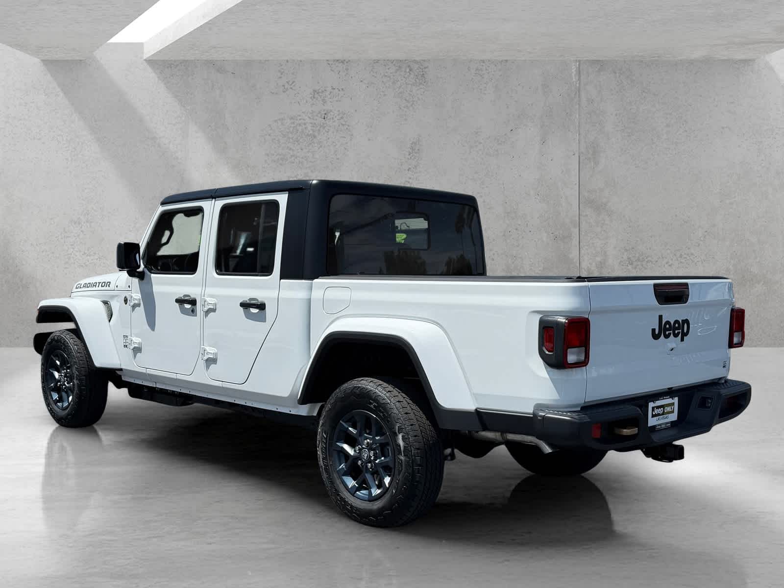 Thumbnail: 2026 Jeep Gladiator - 3
