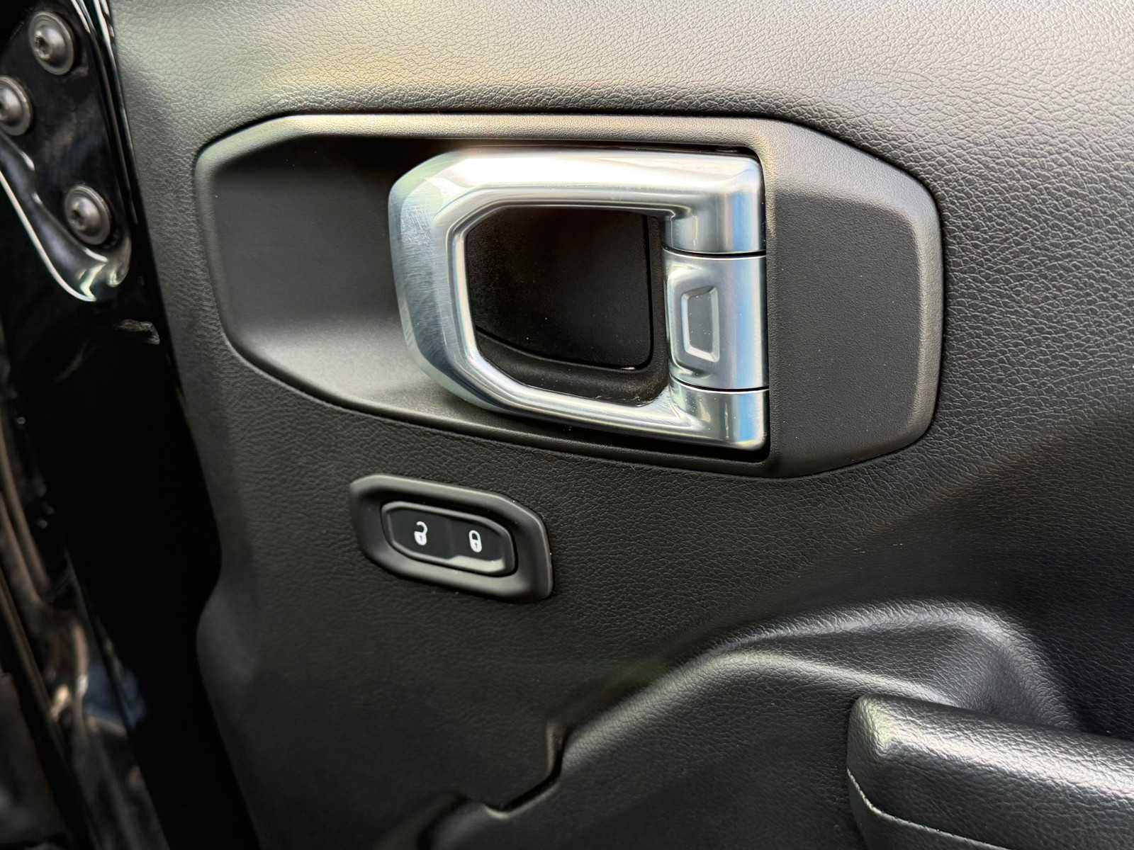 Thumbnail: 2022 Jeep Gladiator - 45