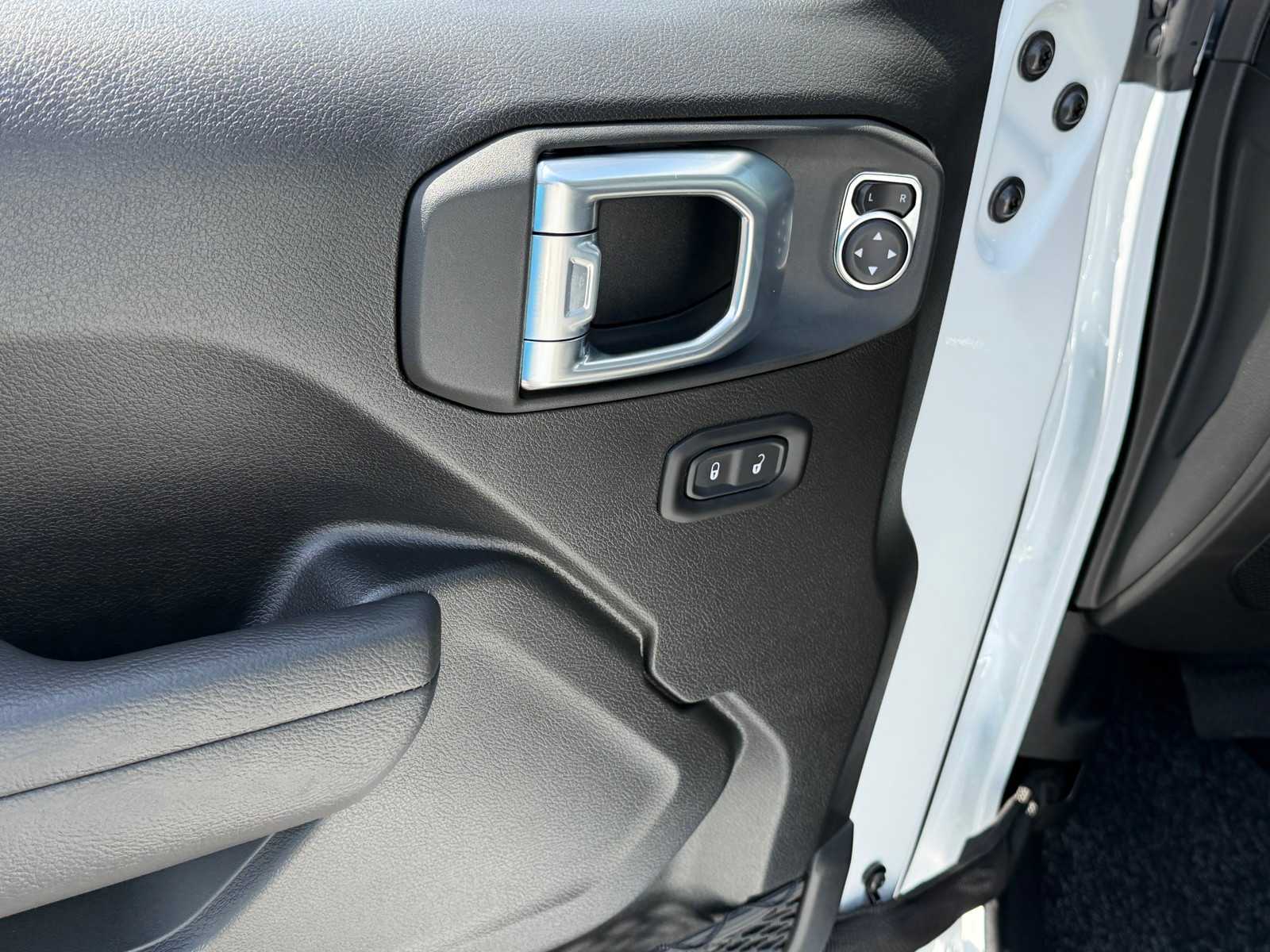 Thumbnail: 2026 Jeep Gladiator - 10