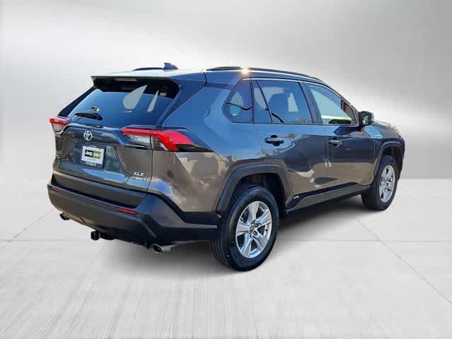 Thumbnail: 2021 Toyota RAV4 - 8