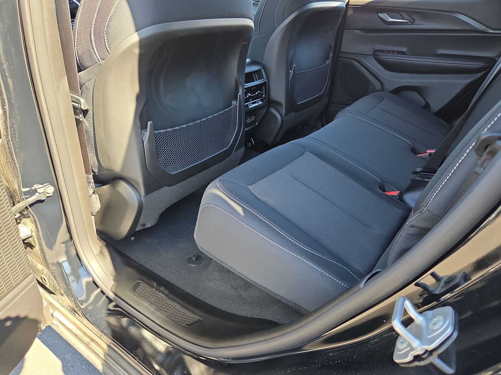 Thumbnail: 2025 Jeep Grand Cherokee - 17