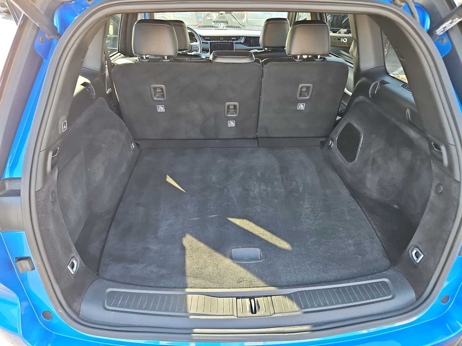 Thumbnail: 2022 Jeep Grand Cherokee - 35